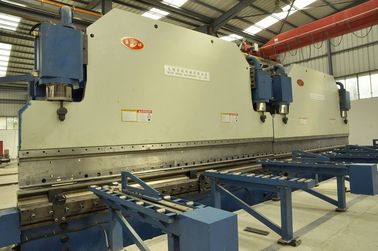 Machine à cintrer de double de tringlerie plat hydraulique de commande numérique par ordinateur pour la chaîne de production de poteau léger